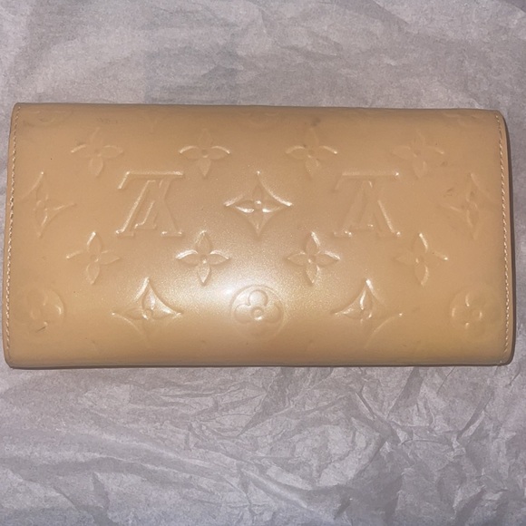 ๐ SOLD๐ Louis Vuitton Vernis Sarah Long Wallet - Picture 6 of 10